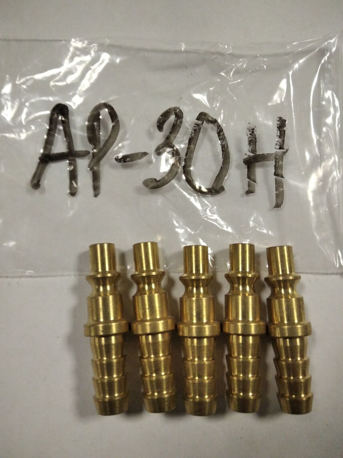 AP30H  Штуцер под шланг 9,5 мм (серия"АРО") SUMAKE